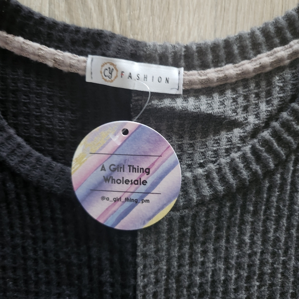 PLUS SIZE Waffle Color Block Top(3X)✨️ - Picture 6 of 11